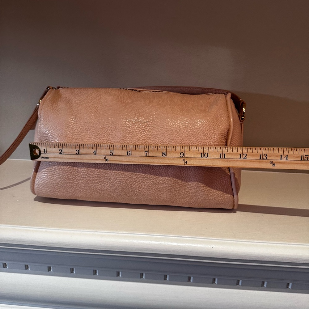 Banana Republic Elegant Beige Soft Pink Leather Shoulder Bag - Picture 7 of 15